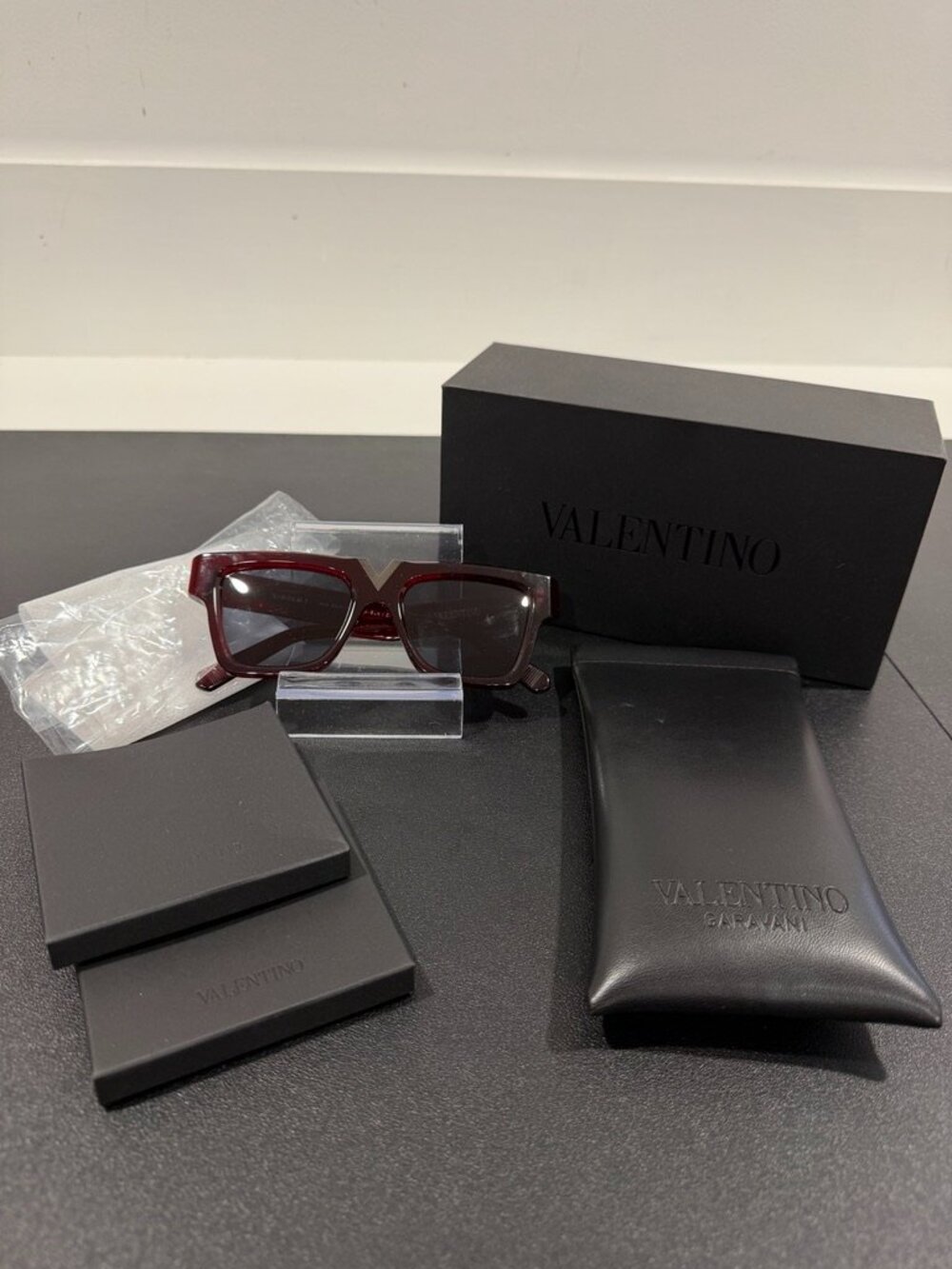 NIB Valentino Garavani V-GOLD I Burgundy Square Sunglasses VLS-162C (JB1586)
